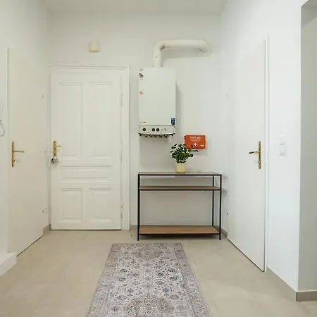Modern Apartment With A Balcony Near Belvedere Vienne Extérieur photo